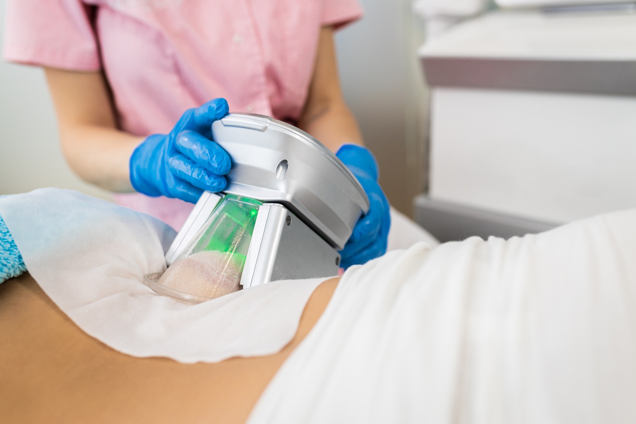 Kryolipolyse – Schlank durch Kälte Kryolipolyse – Schlank durch Kälte